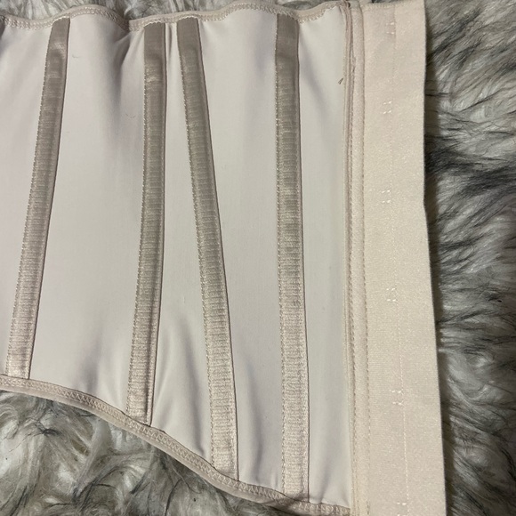 Waist Trainer Corset - Picture 3 of 5